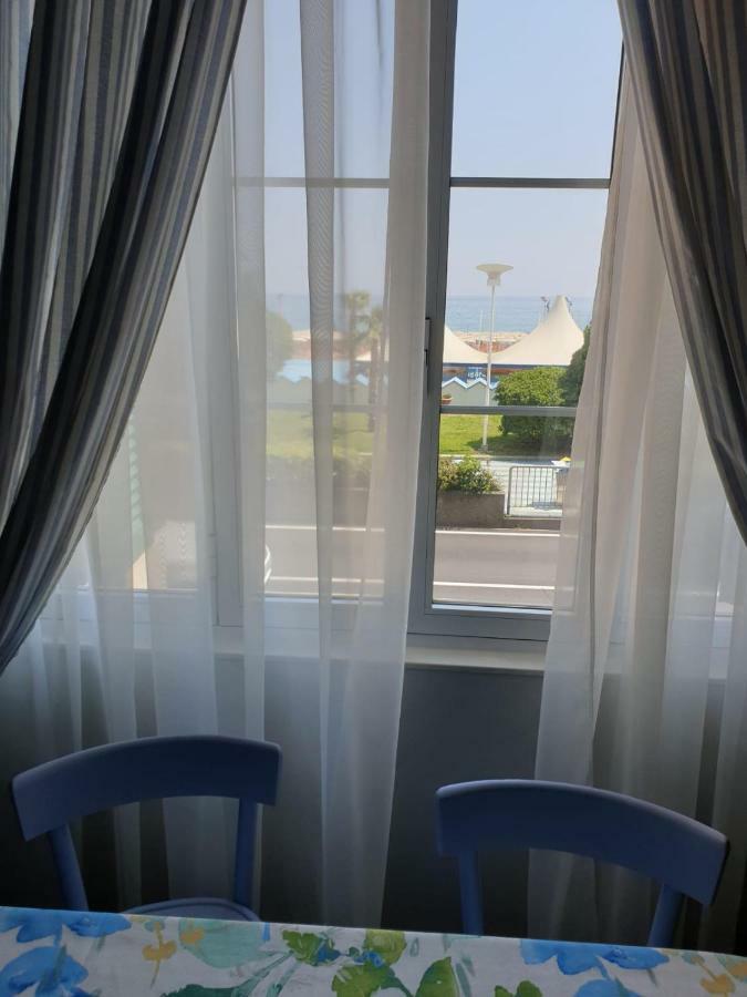 Maresuite Albissola Marina Zewnętrze zdjęcie
